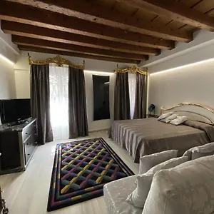 Ln Homes - San Marco Canal View Apartment Venice