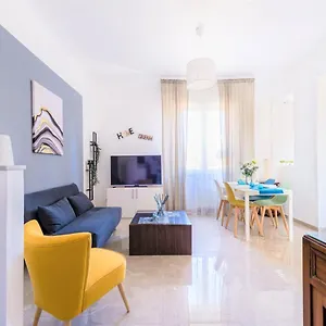 Apartment Hostly - Colorhome Midtown - Unique 3 With 3 Private Bathrooms, Pisa