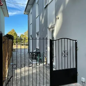 Apartment Incantevole Con Parcheggio, Pisa