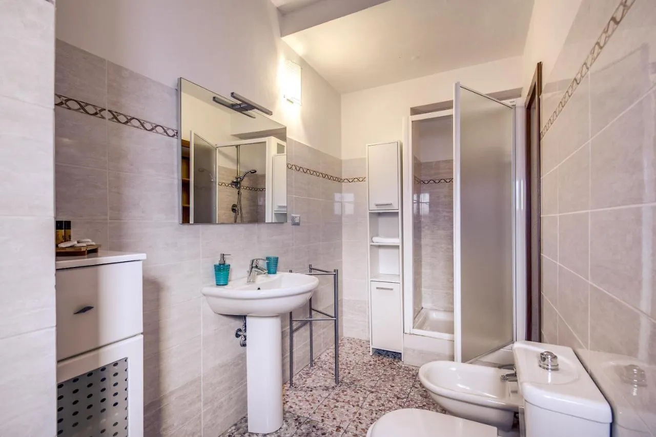 Apartment Aweshomeitaly - Lungarno Bellavista Penthouse Pisa