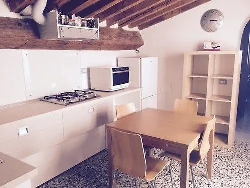 Aweshomeitaly - Lungarno Bellavista Penthouse Pisa Apartment