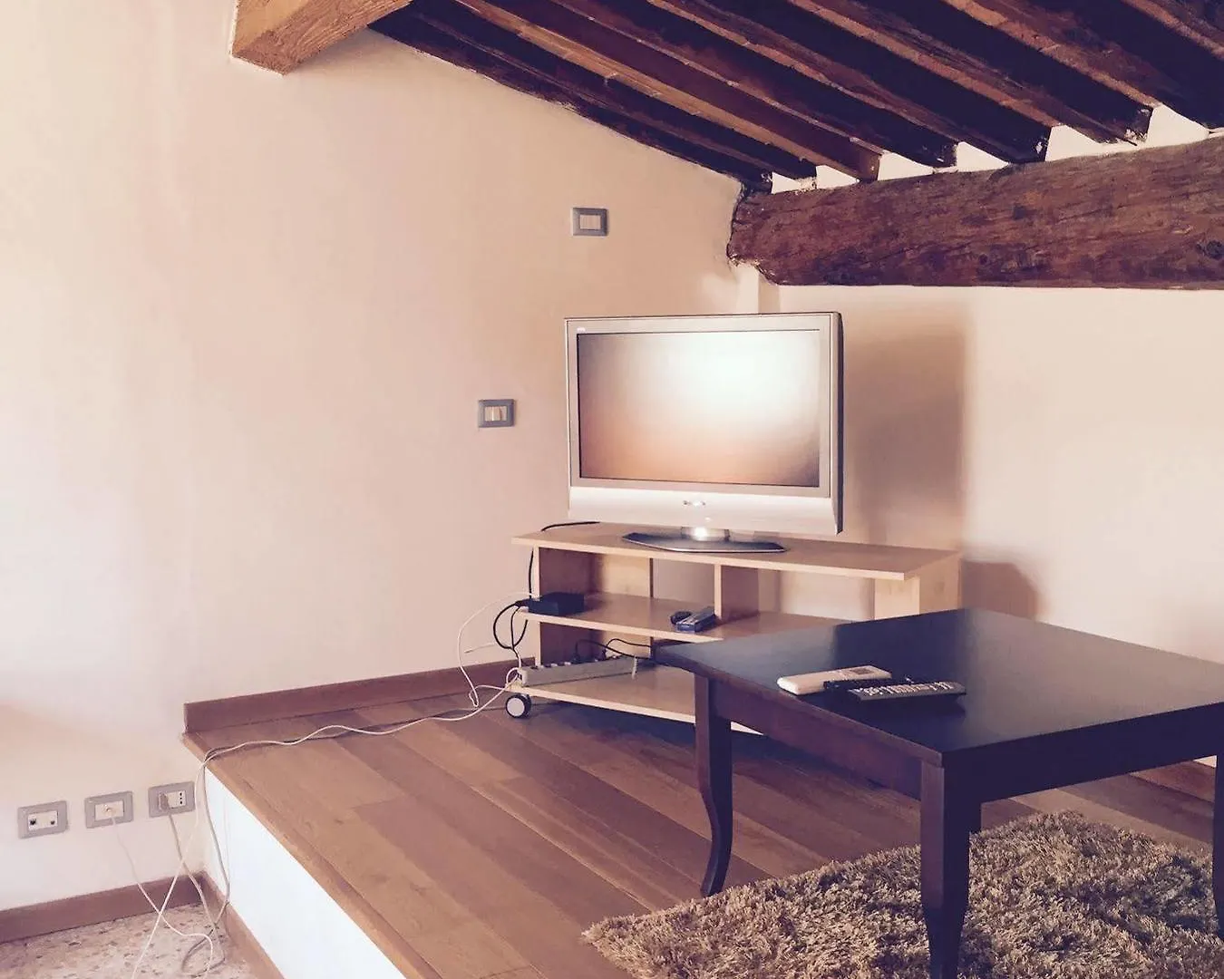 Aweshomeitaly - Lungarno Bellavista Penthouse Pisa Apartment