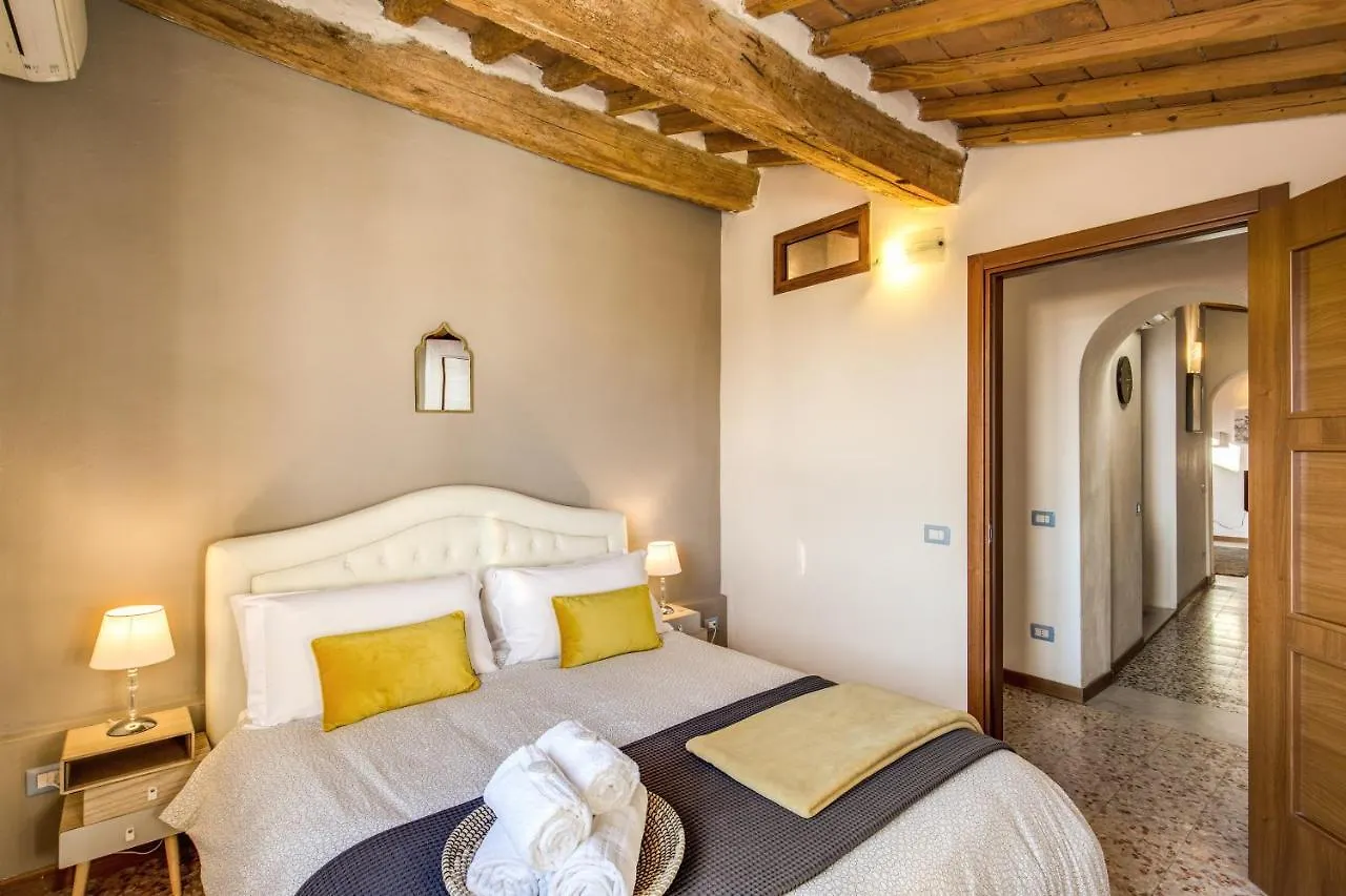 Apartment Aweshomeitaly - Lungarno Bellavista Penthouse Pisa Italy