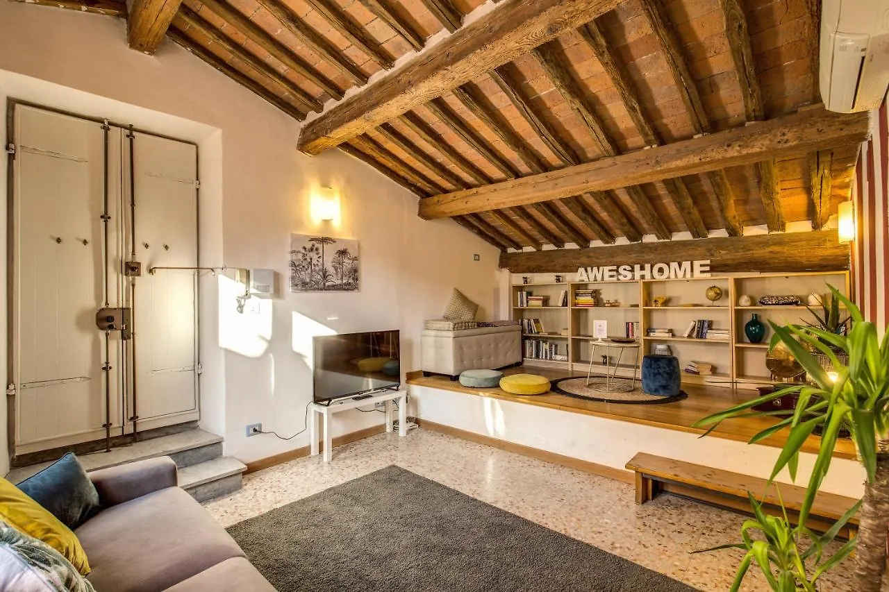 Aweshomeitaly - Lungarno Bellavista Penthouse Pisa Apartment