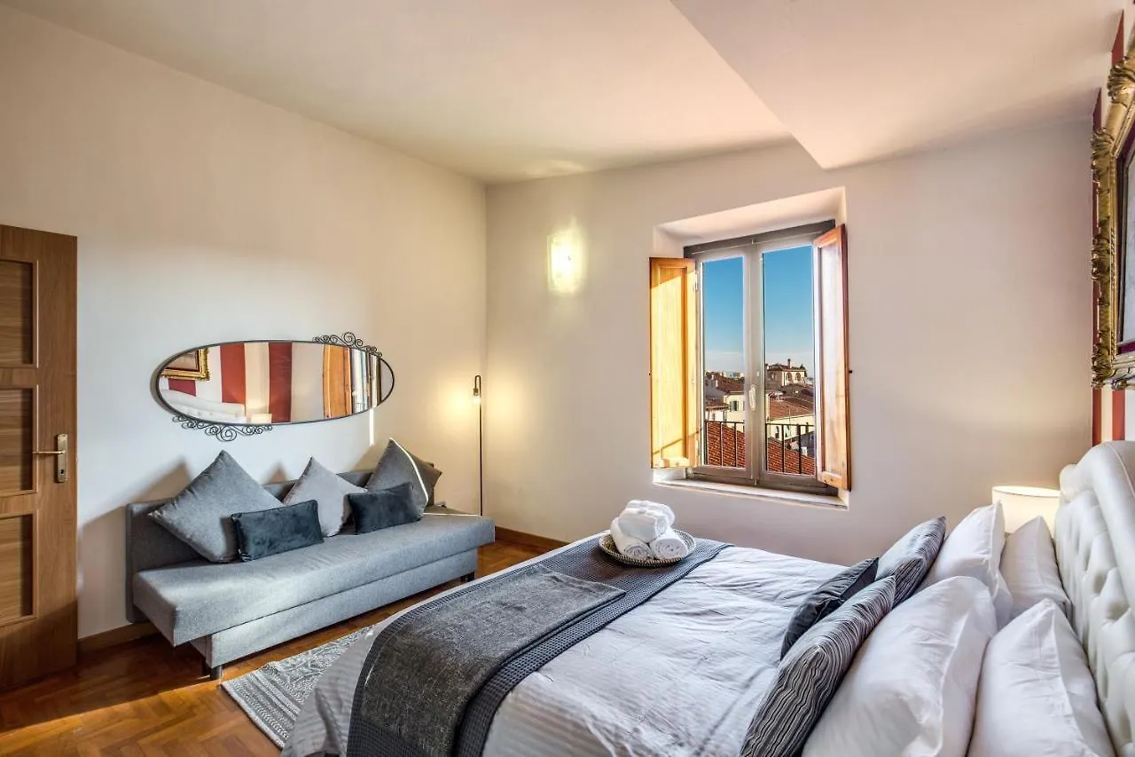 Apartment Aweshomeitaly - Lungarno Bellavista Penthouse Pisa