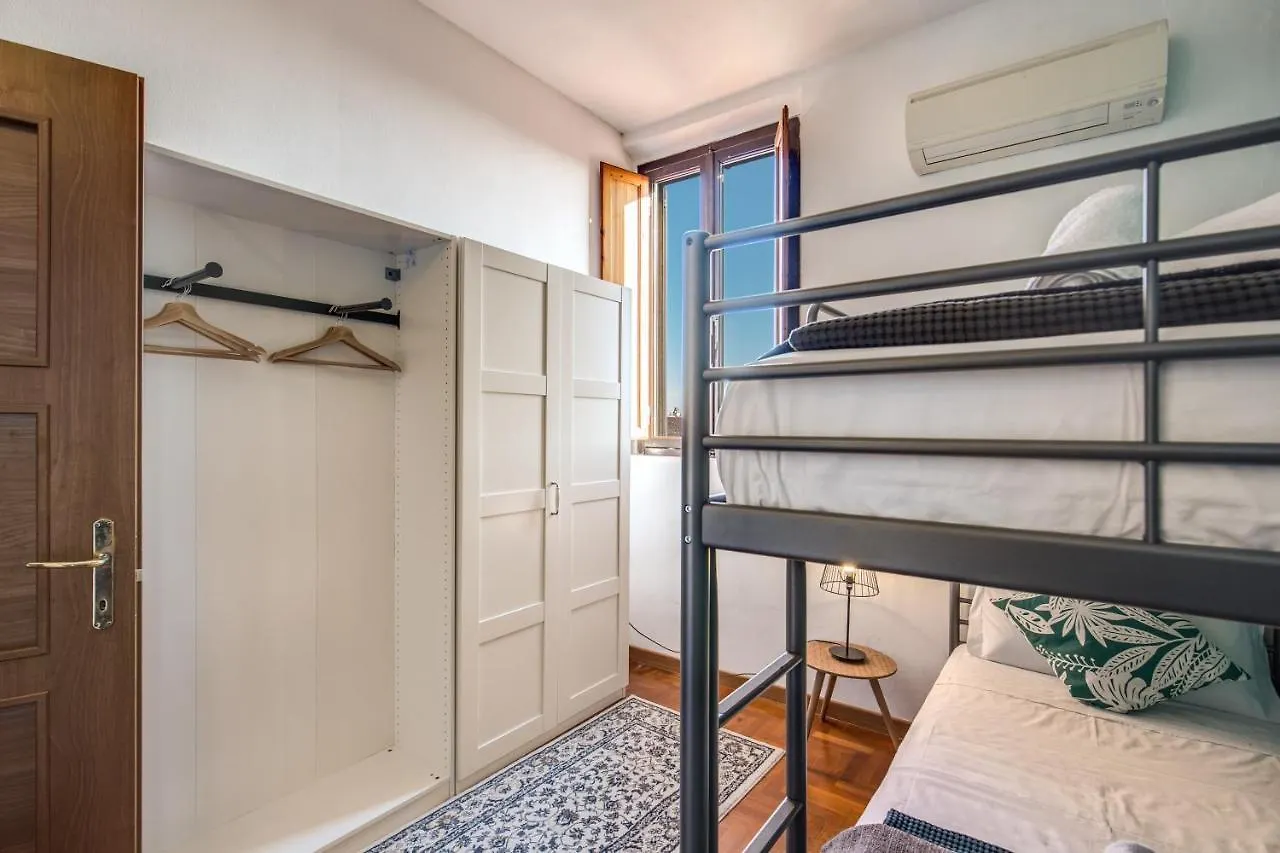Apartment Aweshomeitaly - Lungarno Bellavista Penthouse Pisa