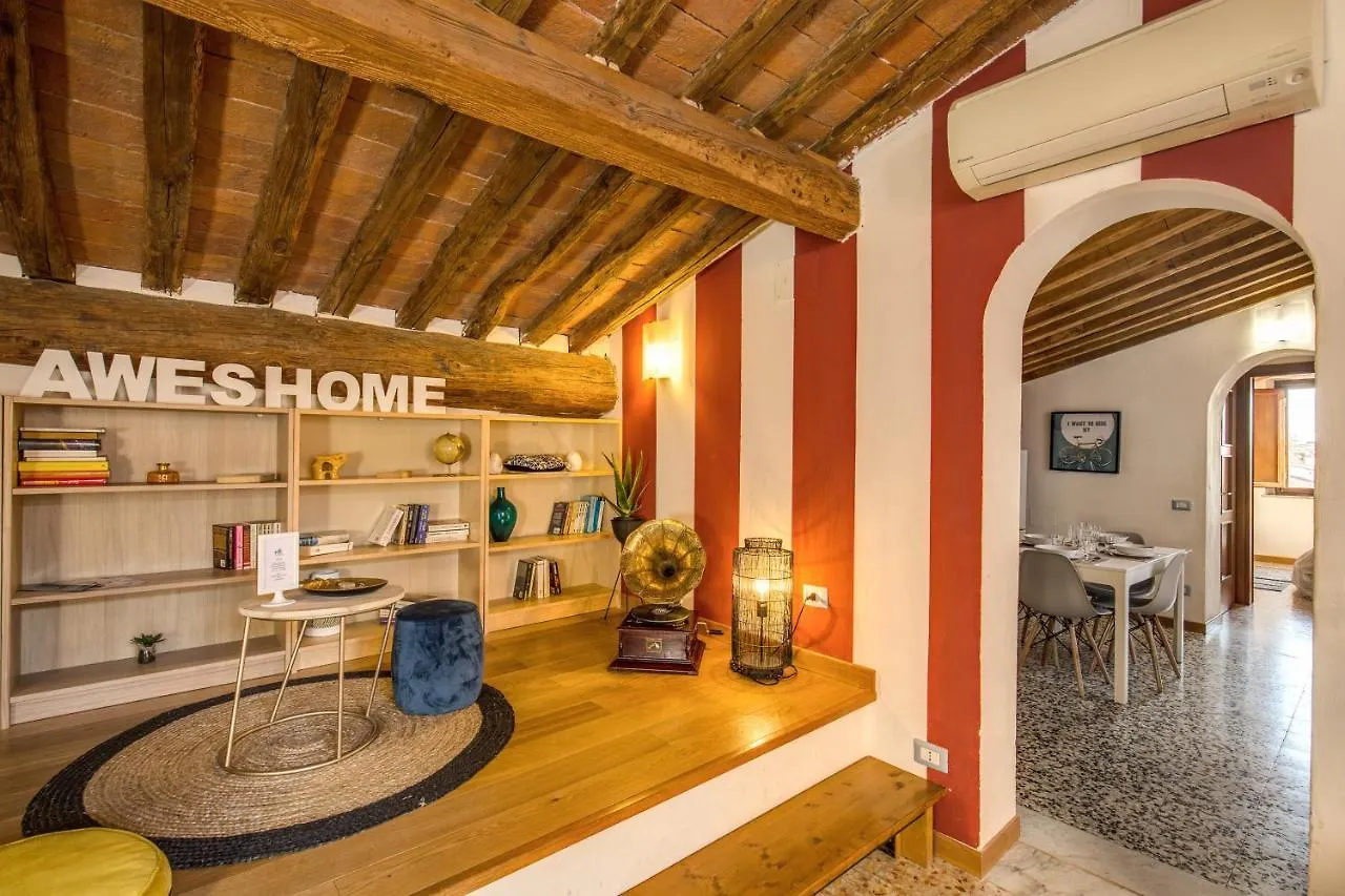Aweshomeitaly - Lungarno Bellavista Penthouse Pisa Apartment