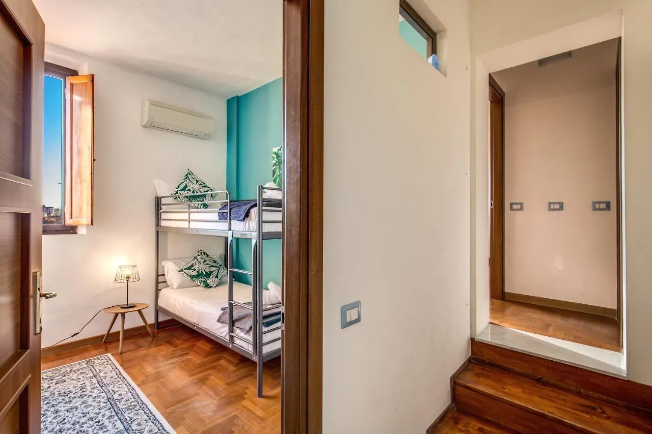 Apartment Aweshomeitaly - Lungarno Bellavista Penthouse Pisa