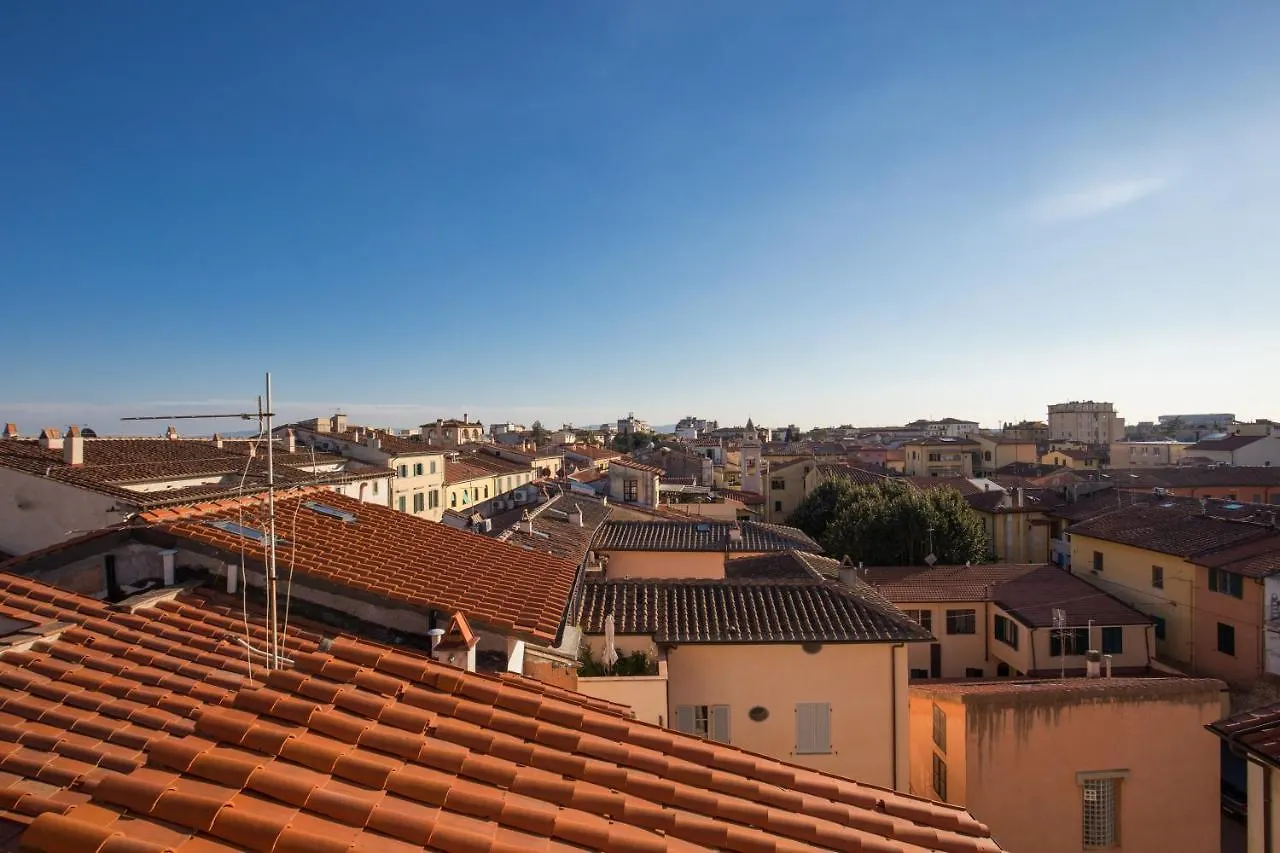 Aweshomeitaly - Lungarno Bellavista Penthouse Pisa Apartment