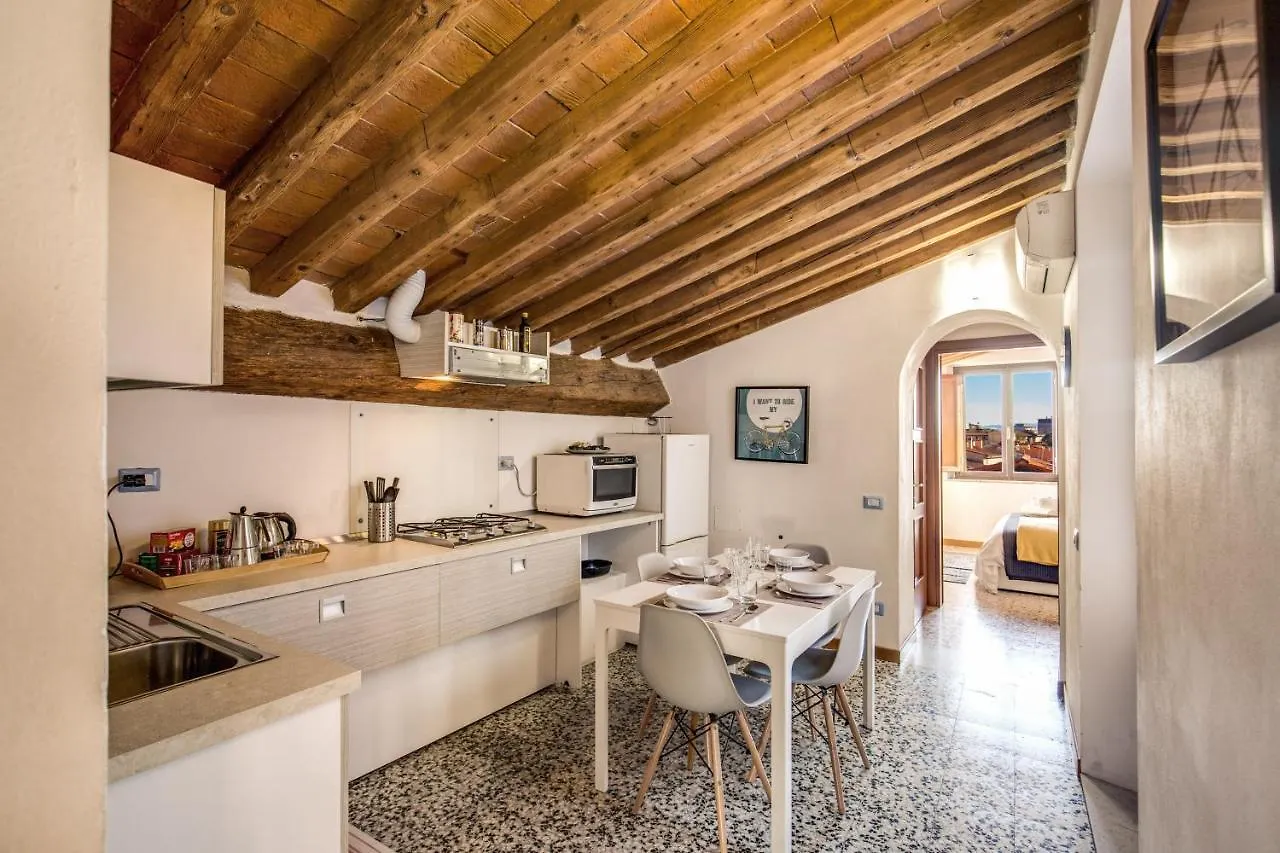 Aweshomeitaly - Lungarno Bellavista Penthouse Pisa Italy